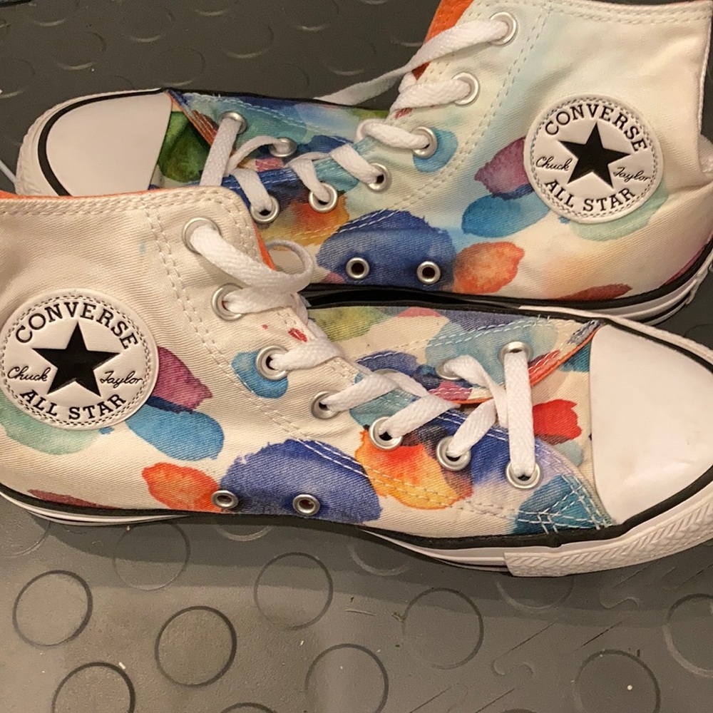 Polka dot converse